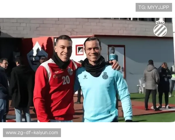 多米尼加足球队积极准备国际比赛，多米尼加足球明星